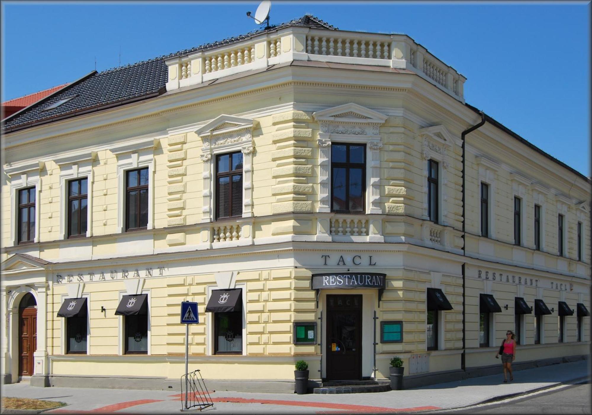 Hotel Tacl Holešov Exteriör bild