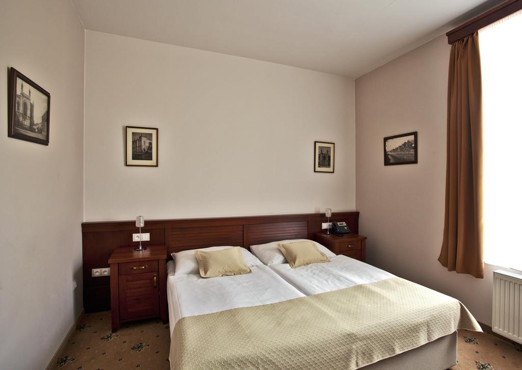 Hotel Tacl Holešov Exteriör bild