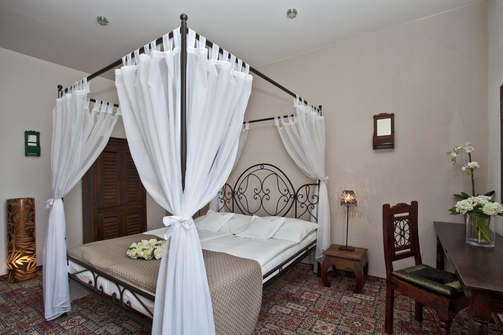 Hotel Tacl Holešov Exteriör bild
